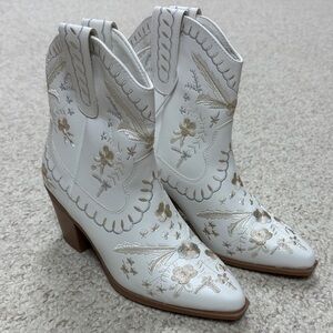 NWT Altar’d State White Floral Cowboy Booties Size US 6